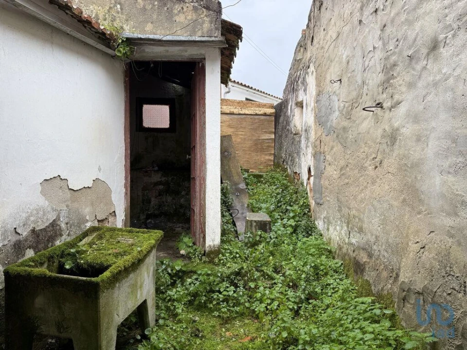 Moradia T2 para Venda em Alguber Foto 7