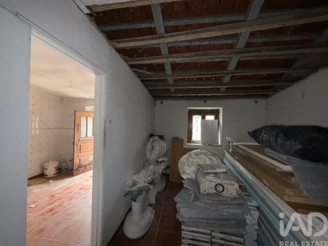 Moradia T2 para Venda em Alguber Foto 18