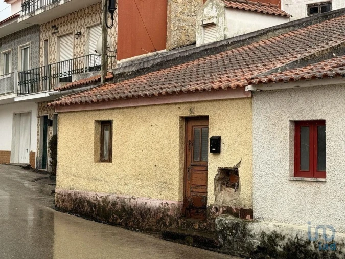 Moradia T2 para Venda em Alguber Foto 4