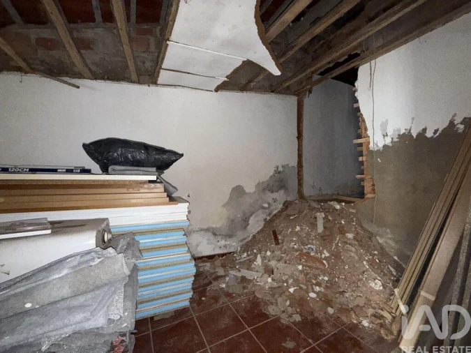 Moradia T2 para Venda em Alguber Foto 17