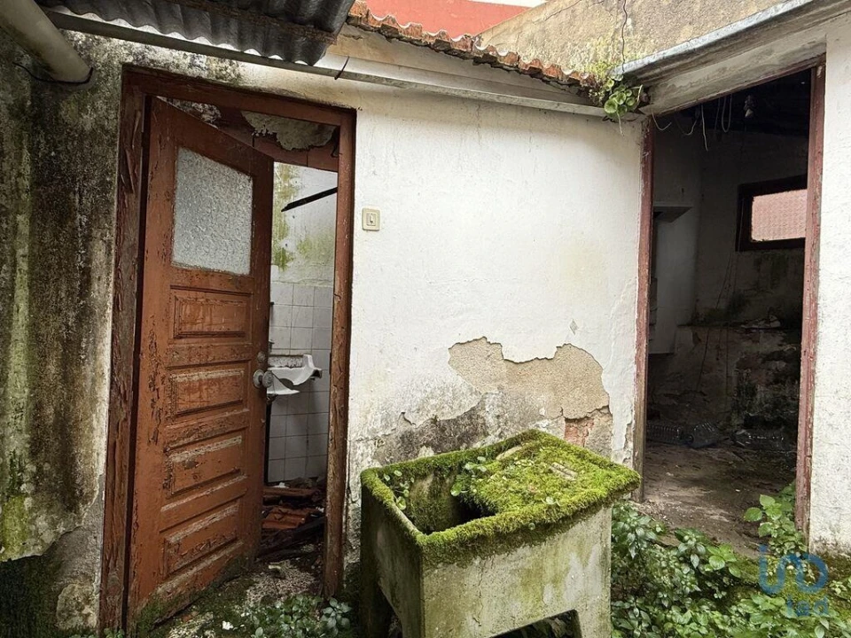 Moradia T2 para Venda em Alguber Foto 8