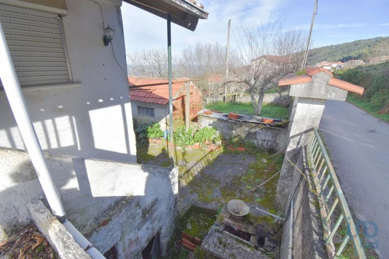 Moradia T2 para Venda em Vila Nova Foto 6