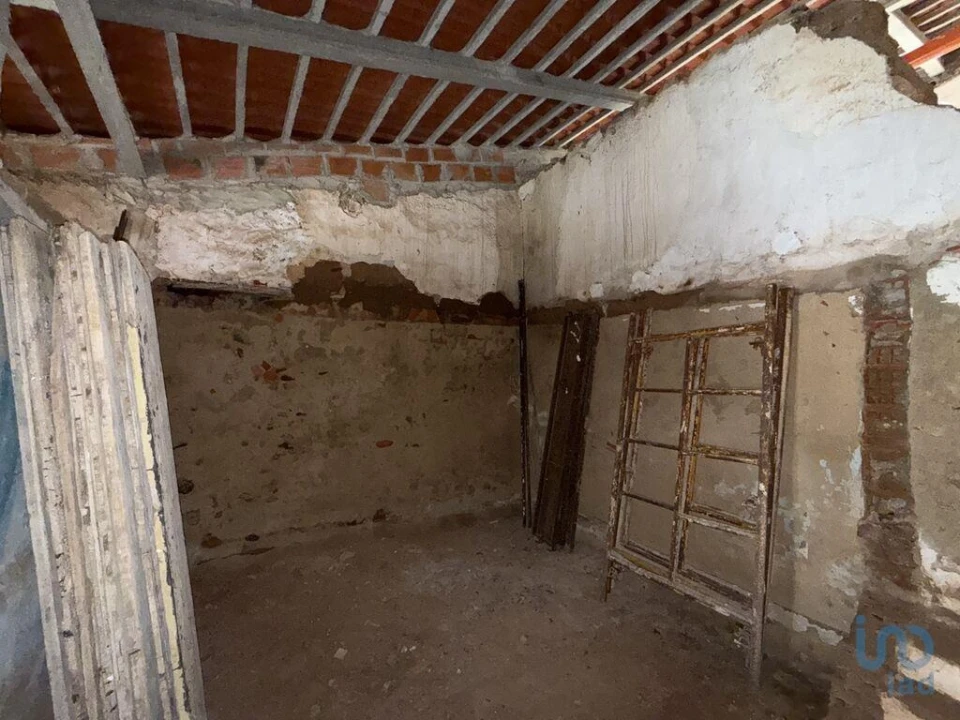 Moradia T2 para Venda em Alguber Foto 7