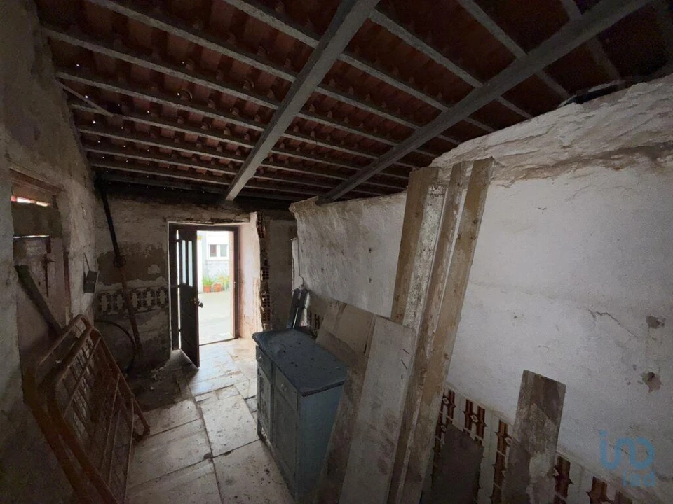 Moradia T2 para Venda em Alguber Foto 6