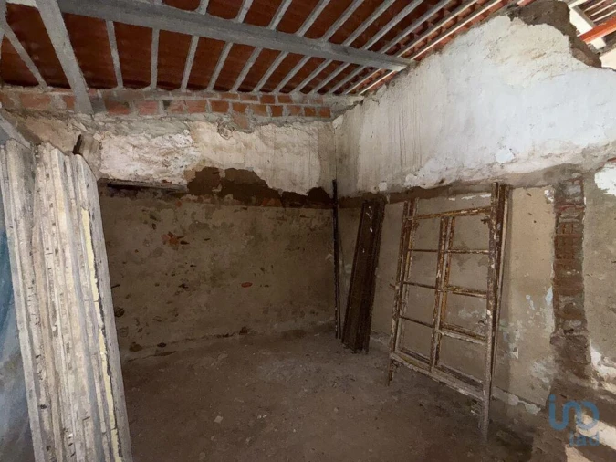 Moradia T2 para Venda em Alguber Foto 7