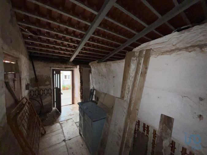 Moradia T2 para Venda em Alguber Foto 6