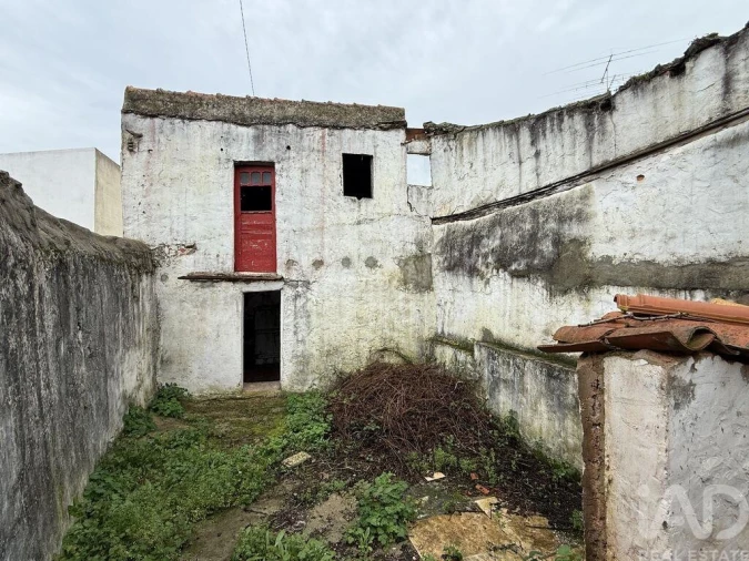 Moradia T2 para Venda em Alguber Foto 16