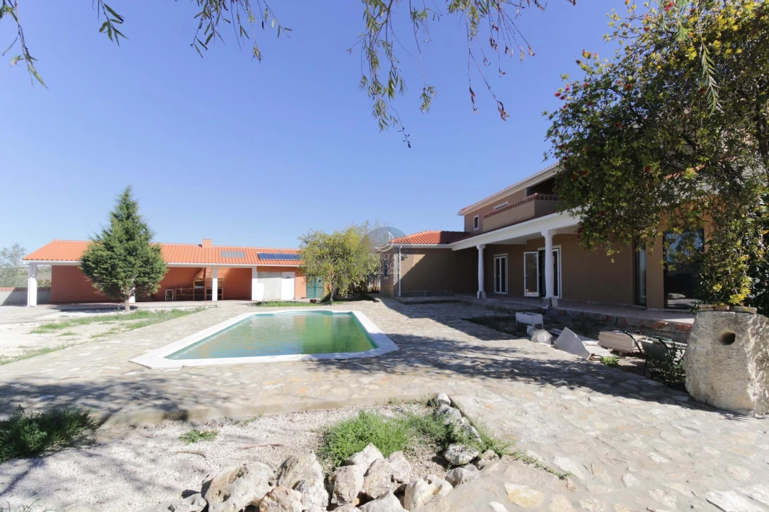 Moradia T9 para Arrendamento em Abitureiras Foto 6