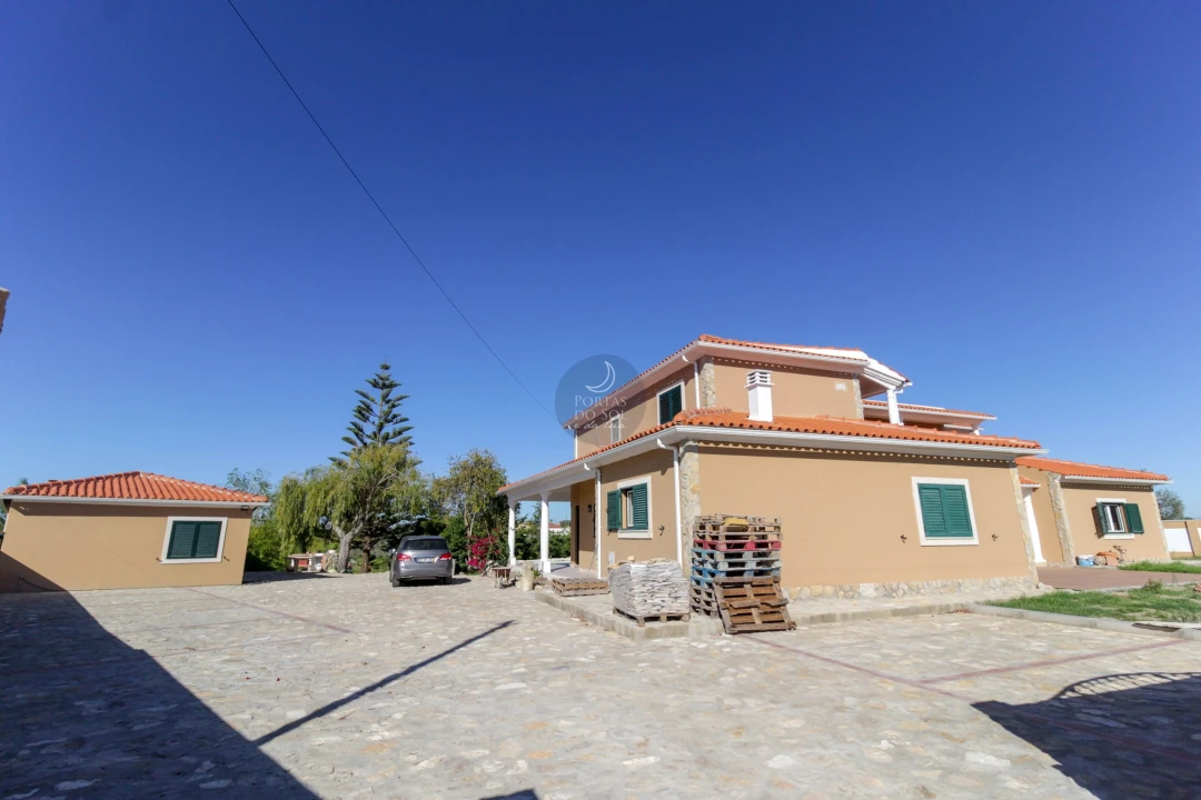 Moradia T9 para Arrendamento em Abitureiras Foto 8