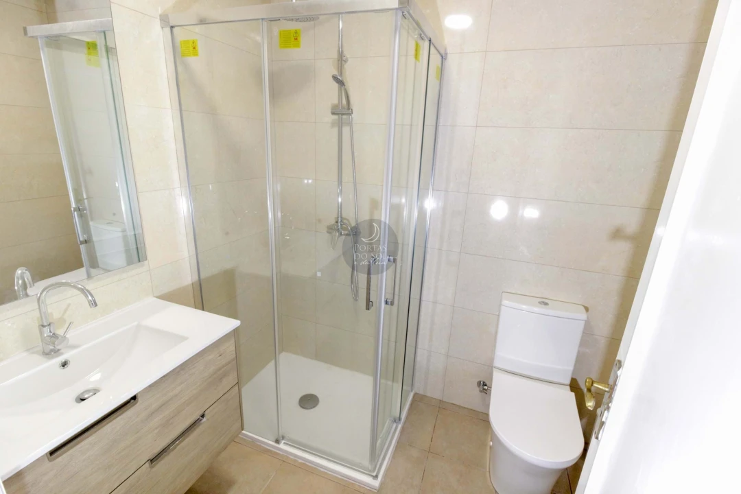 Moradia T9 para Arrendamento em Abitureiras Foto 24