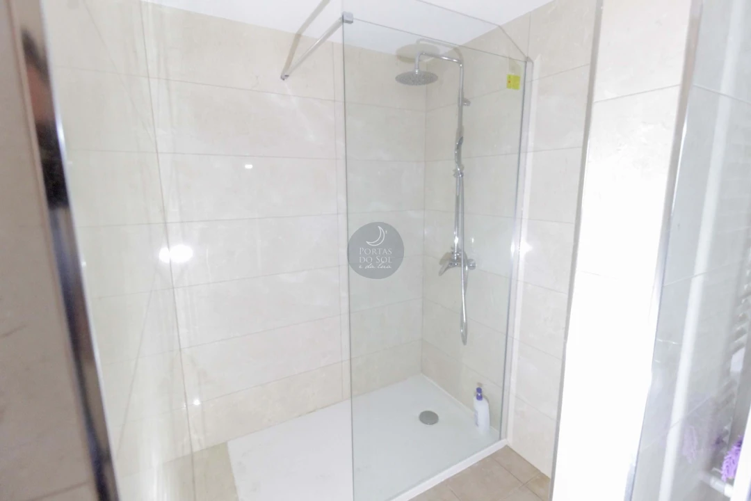 Moradia T9 para Arrendamento em Abitureiras Foto 13