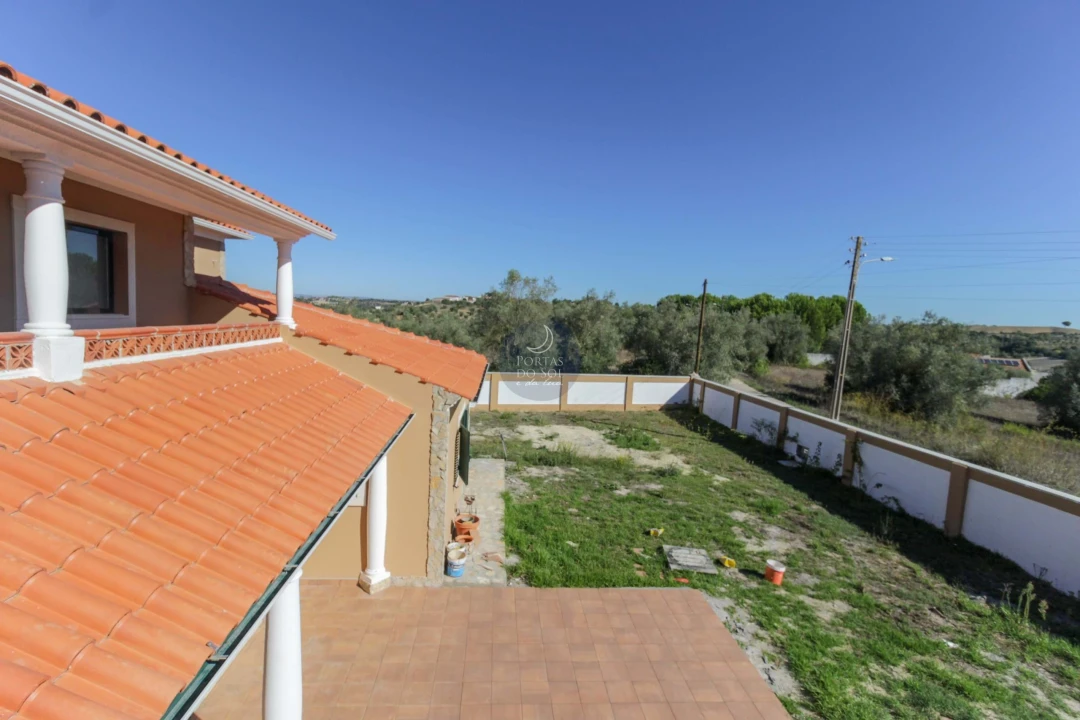 Moradia T9 para Arrendamento em Abitureiras Foto 34