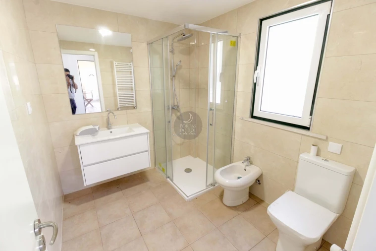 Moradia T9 para Arrendamento em Abitureiras Foto 48