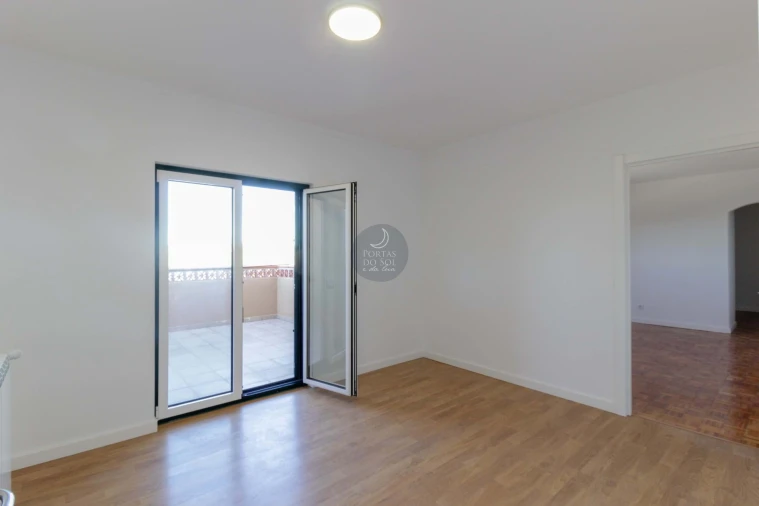 Moradia T9 para Arrendamento em Abitureiras Foto 27