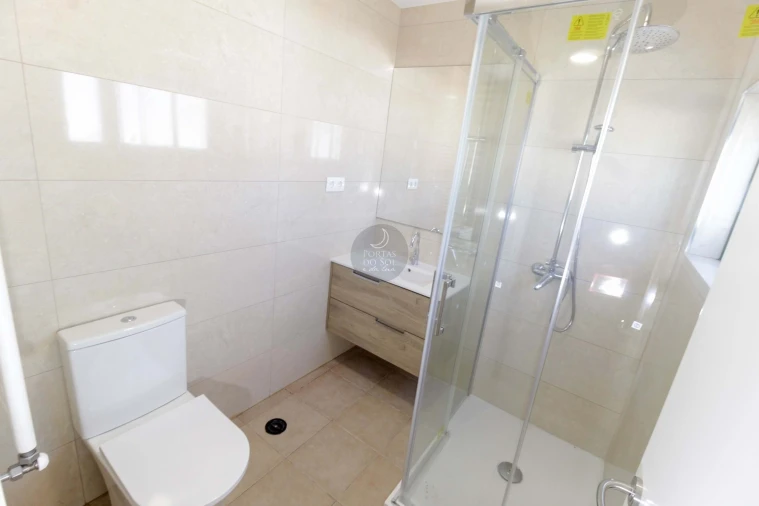 Moradia T9 para Arrendamento em Abitureiras Foto 23