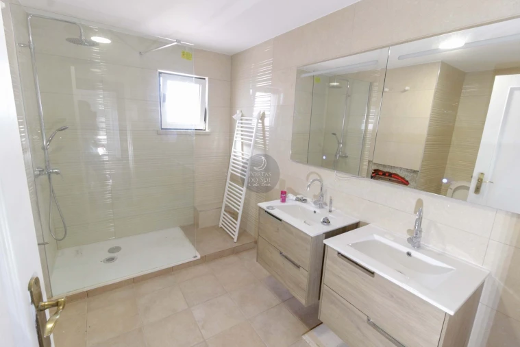 Moradia T9 para Arrendamento em Abitureiras Foto 37