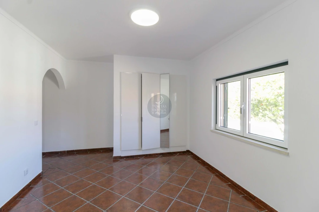 Moradia T9 para Arrendamento em Abitureiras Foto 25