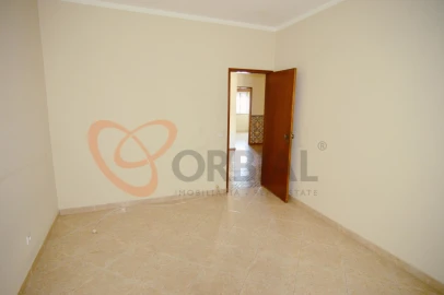 Moradia T3 para Venda em Olhão