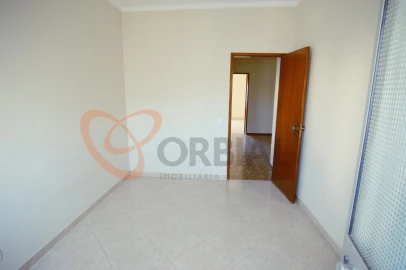 Moradia T3 para Venda em Olhão
