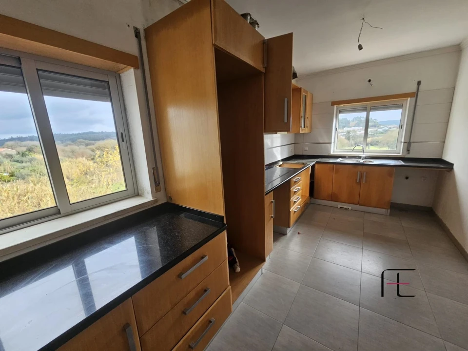 Apartamento T3 para Venda em Caxarias Foto 11