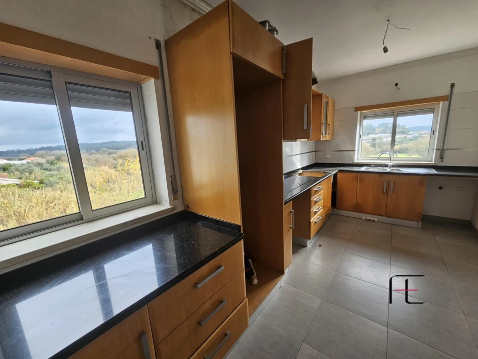 Apartamento T3 para Venda em Caxarias Foto 9