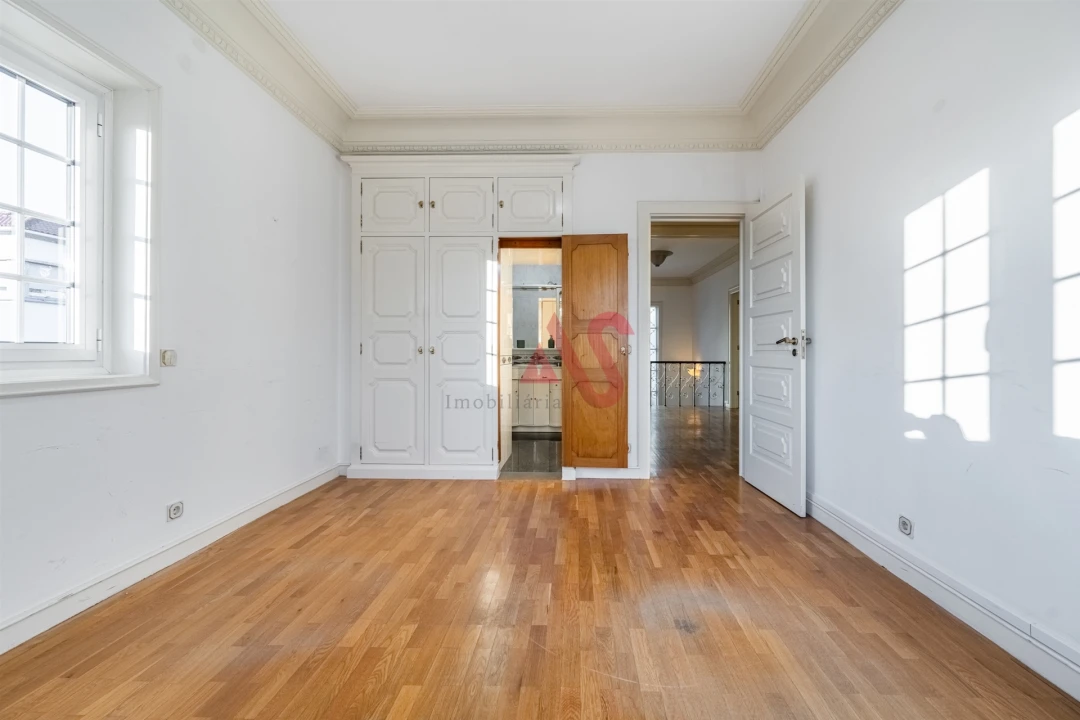 Moradia T4 para Venda em Oliveira, São Paio e São Sebastião Foto 15