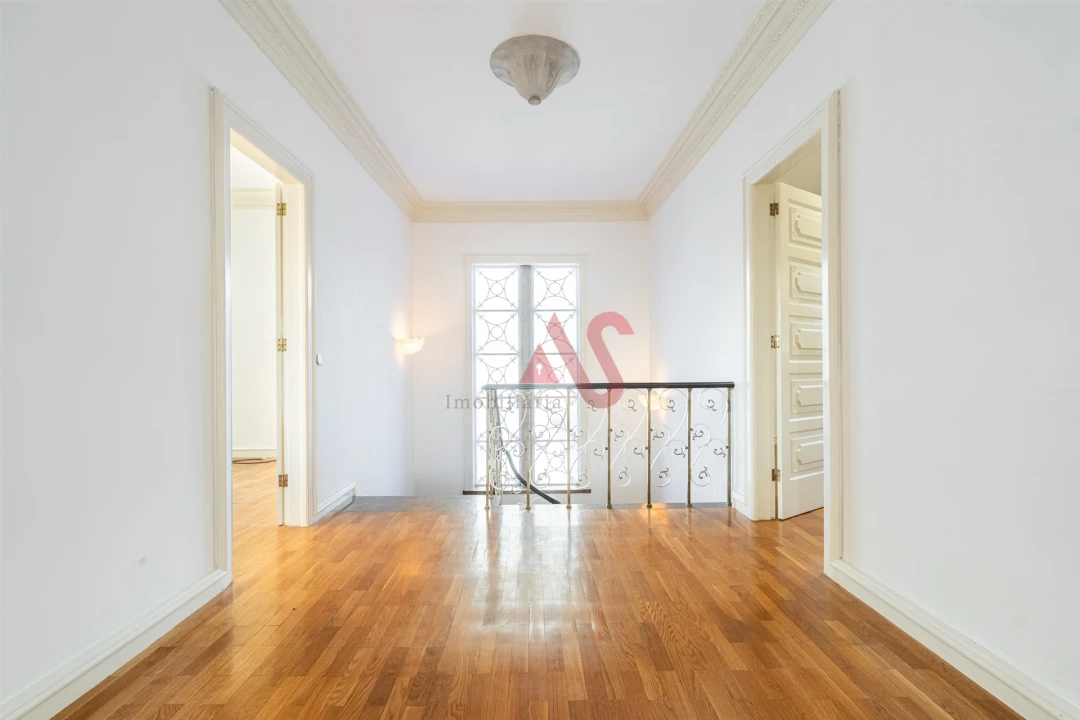 Moradia T4 para Venda em Oliveira, São Paio e São Sebastião Foto 14