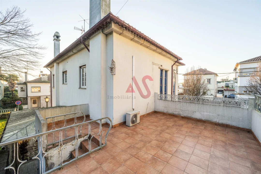 Moradia T4 para Venda em Oliveira, São Paio e São Sebastião Foto 27