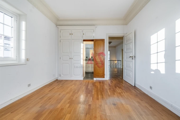 Moradia T4 para Venda em Oliveira, São Paio e São Sebastião Foto 15