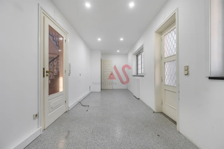 Moradia T4 para Venda em Oliveira, São Paio e São Sebastião Foto 10