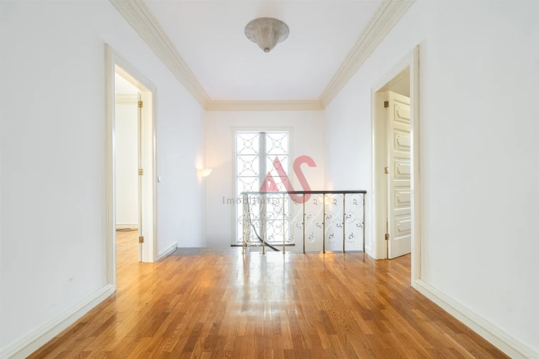 Moradia T4 para Venda em Oliveira, São Paio e São Sebastião Foto 14