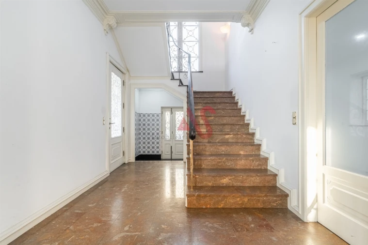 Moradia T4 para Venda em Oliveira, São Paio e São Sebastião Foto 11