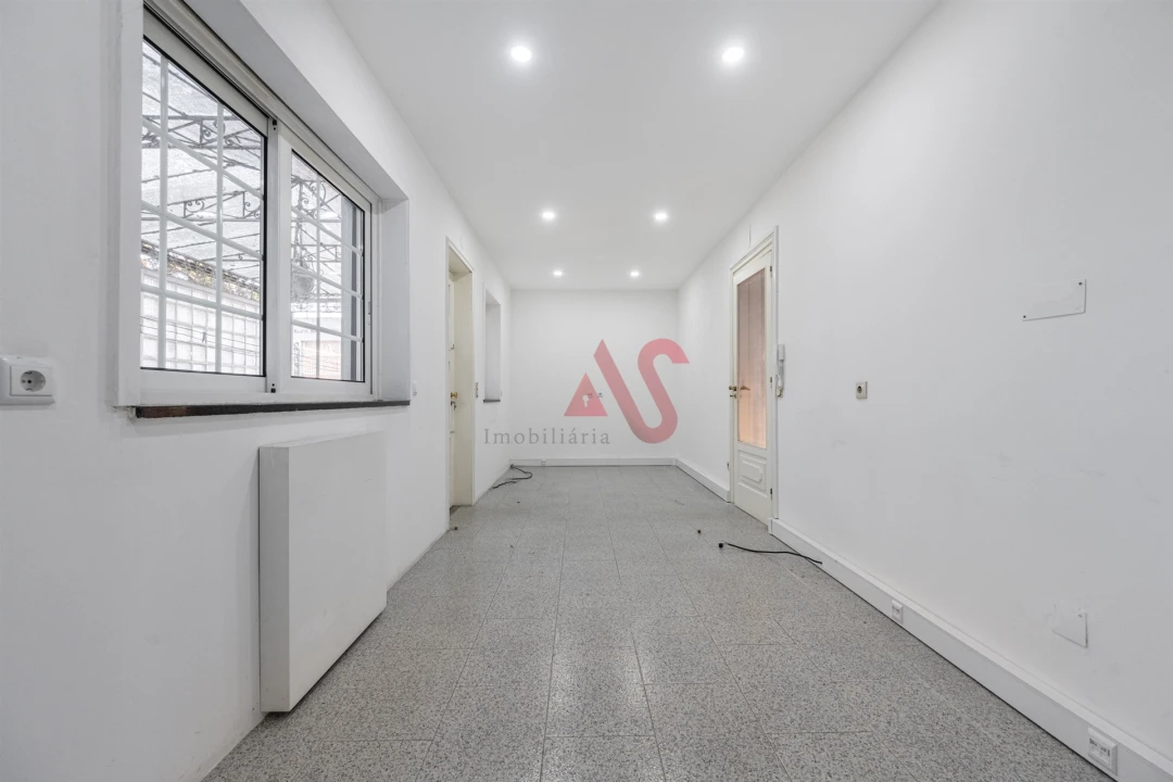 Moradia T4 para Venda em Oliveira, São Paio e São Sebastião Foto 9