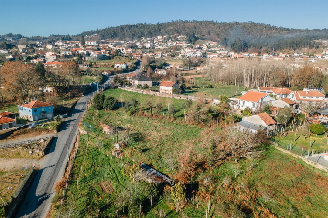 Terreno para Venda em Golães Foto 10