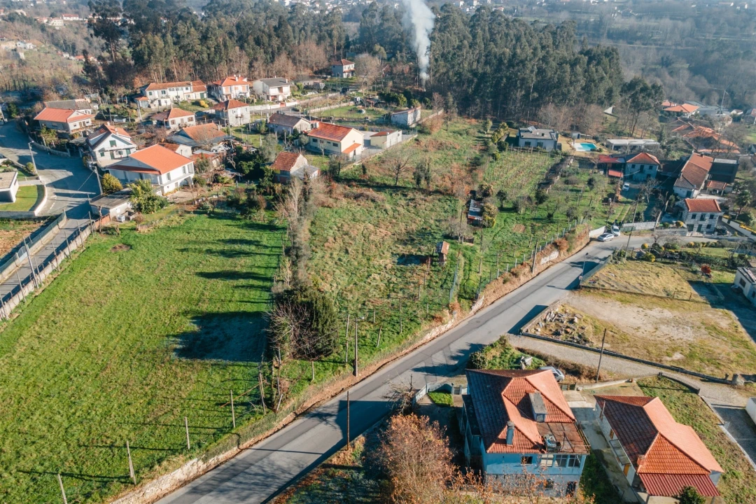 Terreno para Venda em Golães Foto 8