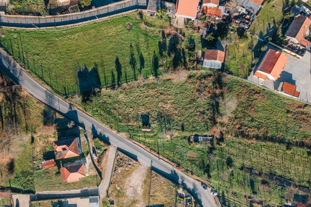 Terreno para Venda em Golães Foto 4