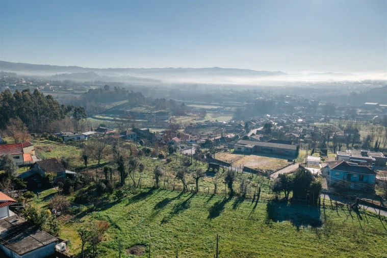 Terreno para Venda em Golães Foto 16