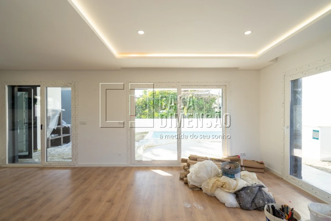 Moradia T4 para Venda em Charneca de Caparica e Sobreda Foto 6