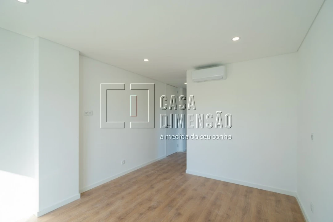Moradia T4 para Venda em Charneca de Caparica e Sobreda Foto 27