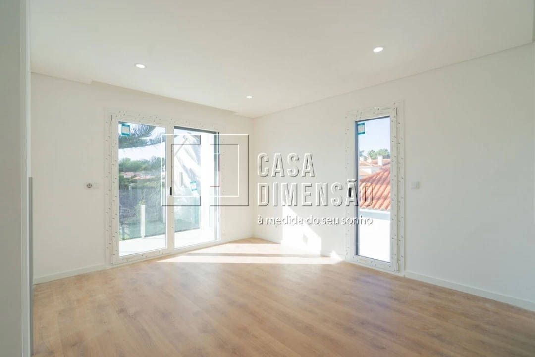 Moradia T4 para Venda em Charneca de Caparica e Sobreda Foto 32