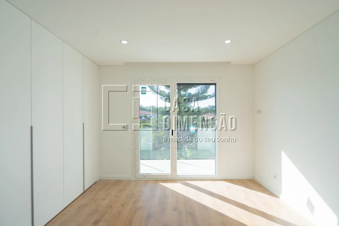 Moradia T4 para Venda em Charneca de Caparica e Sobreda Foto 33