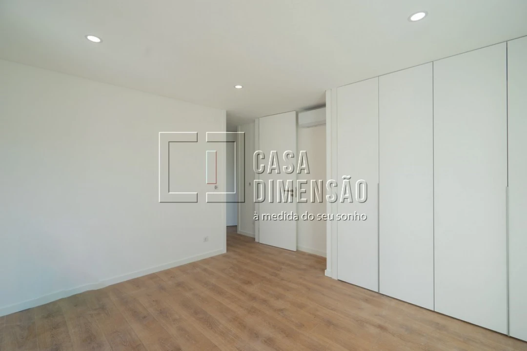 Moradia T4 para Venda em Charneca de Caparica e Sobreda Foto 35