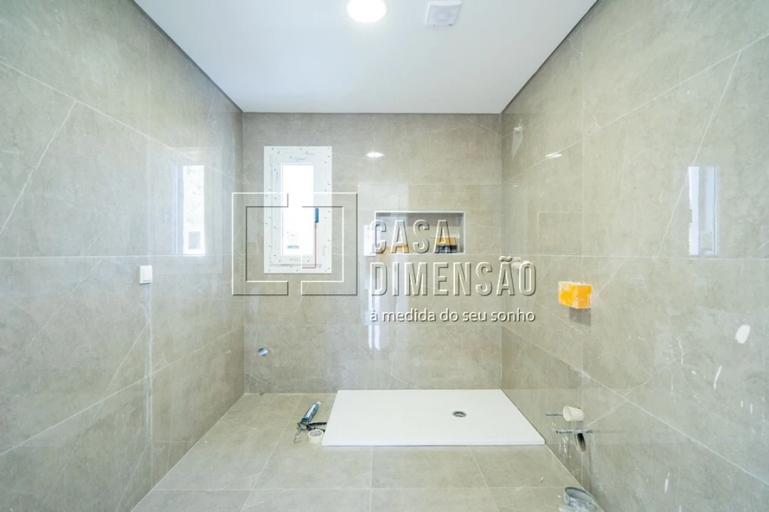 Moradia T4 para Venda em Charneca de Caparica e Sobreda Foto 42