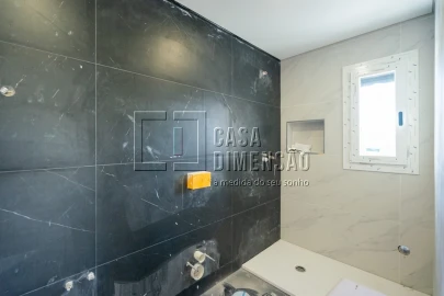 Moradia T4 para Venda em Charneca de Caparica e Sobreda