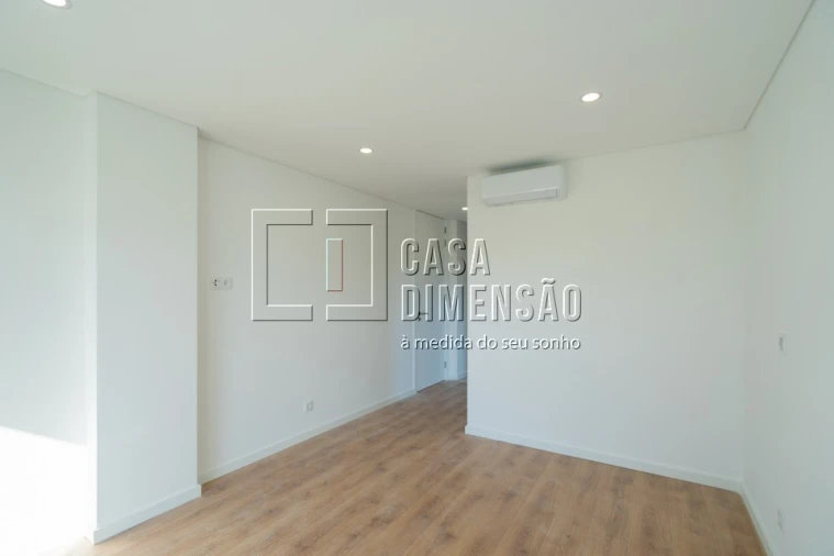 Moradia T4 para Venda em Charneca de Caparica e Sobreda Foto 27