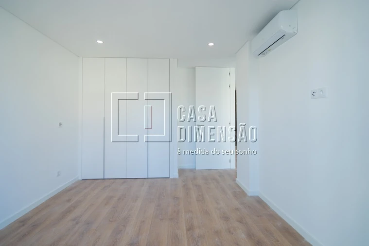 Moradia T4 para Venda em Charneca de Caparica e Sobreda Foto 39