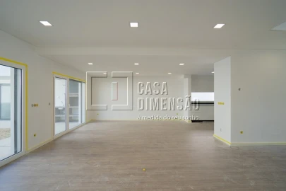 Moradia T4 para Venda em Corroios