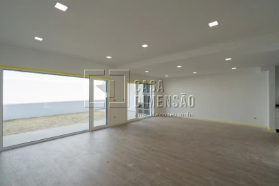 Moradia T4 para Venda em Corroios