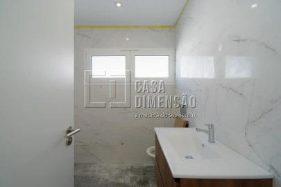 Moradia T4 para Venda em Corroios