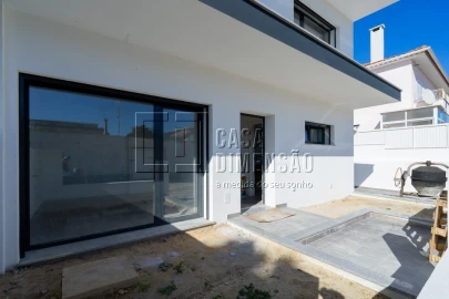 Moradia T4 para Venda em Corroios